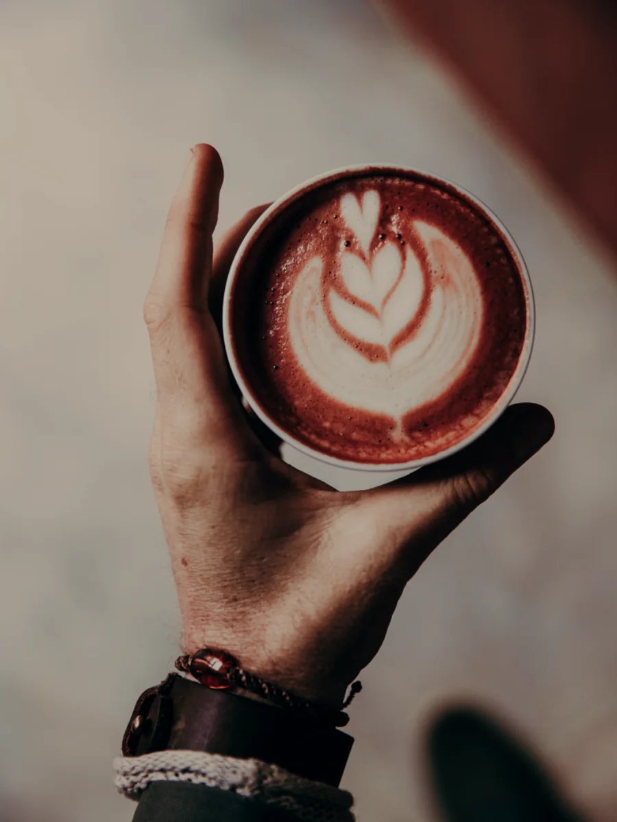 Kava s latte art motivom